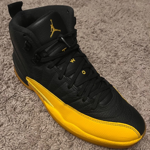 Jordan 12 University Gold - Picture 4 of 5